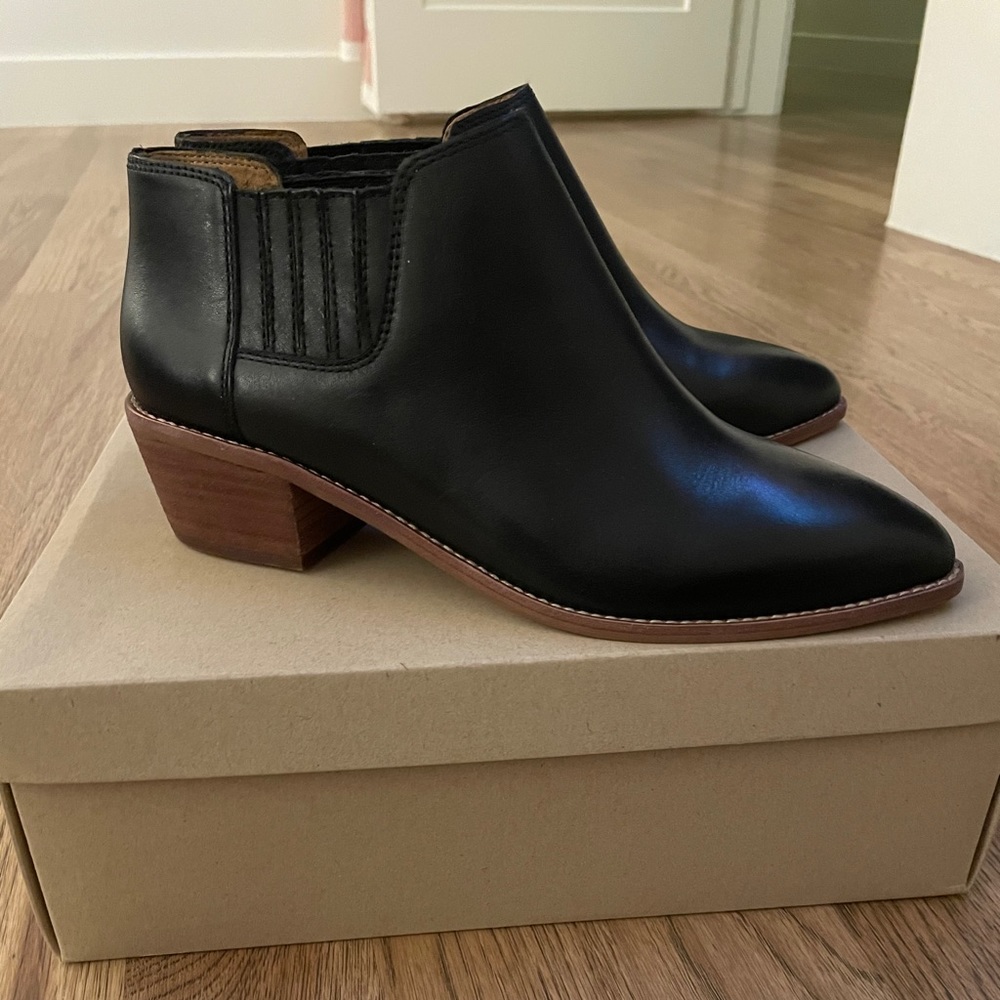 Madewell Sonia Chelsea Booties